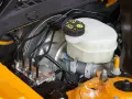 Serbatoio liquido freni con tappo DOT 4 e tubi collegati all'ABS. Attenzione all'insufficienza liquido freni per la sicurezza.