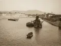 Pisa era sul mare, con navi e draghe che lavorano nel fiume. Un piccolo gozzo galleggia tranquillo.