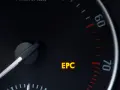 Cruscotto auto con spia EPC accesa, segnala un problema al motore della Polo 1.2 benzina.
