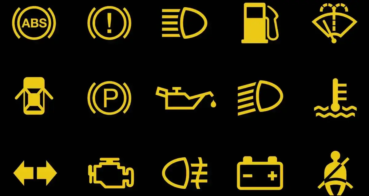 Elenco spie gialle Fiat 500: ABS, freno a mano, motore, batteria, portiere aperte, pressione olio, luci, temperatura, carburante, cinture.