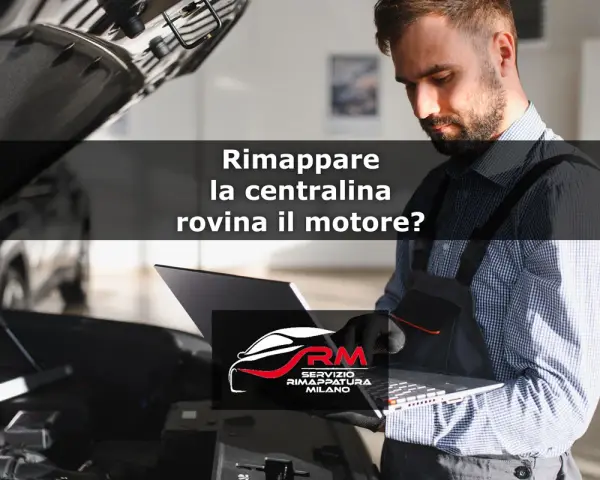 Meccanico con laptop davanti a motore aperto. La domanda è: "Rimappare la centralina rovina il motore?".