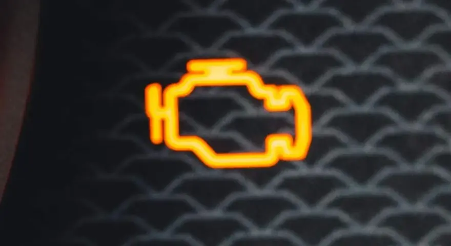 Spia motore accesa, possibile surriscaldamento motore. Attenzione!