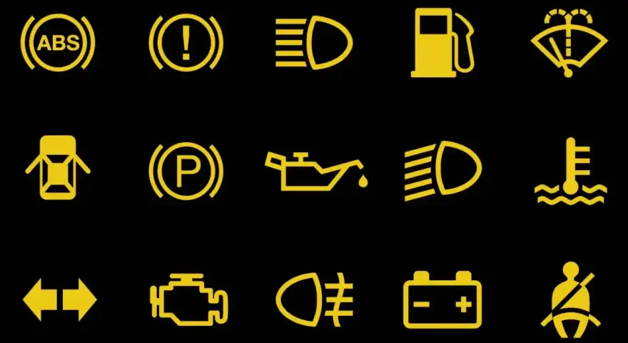 Elenco spie gialle Fiat 500: ABS, freno a mano, motore, batteria, portiere aperte, pressione olio, luci, temperatura, carburante, cinture.