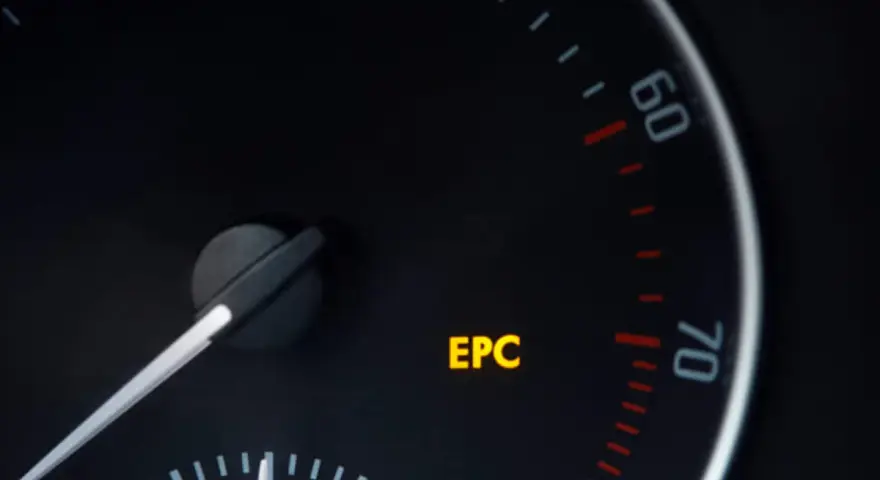 Cruscotto auto con spia EPC accesa, segnala un problema al motore della Polo 1.2 benzina.